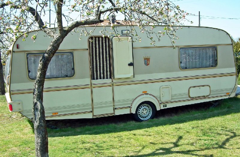 Campingi i pola namiotowe w Polsce