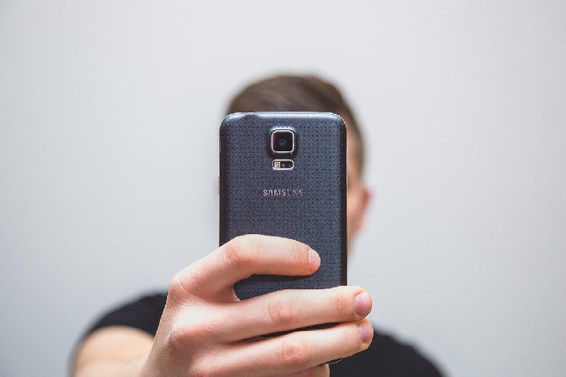 Jak zrobić idealne selfie?
