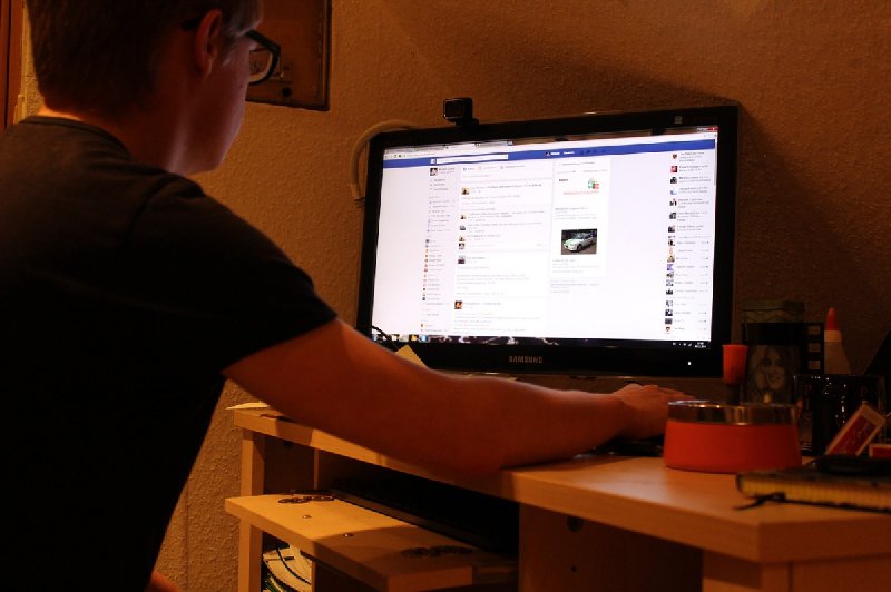 Rozmowa ze zmarłym, co się dzieje z kontami zmarłych na FB